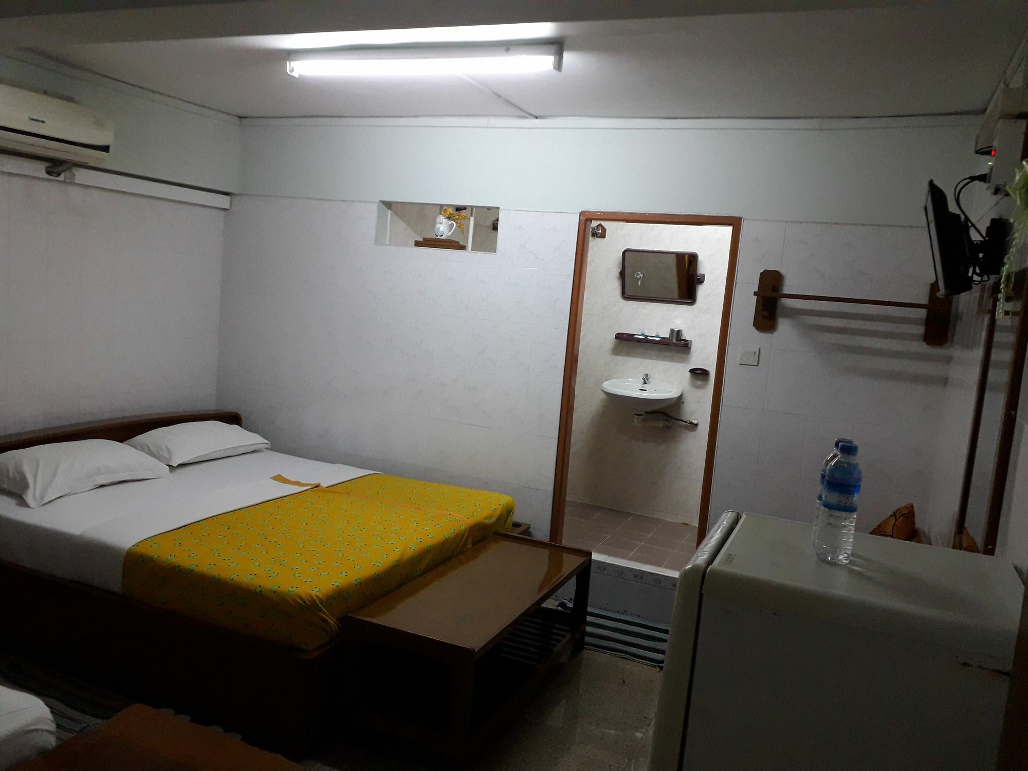 Chan Myae Guesthouse Yangon Exterior foto
